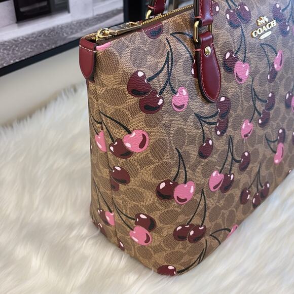 NWT COACH Gallery Tote Bag In Signature Canvas With Cherry print - Picture 2 of 10